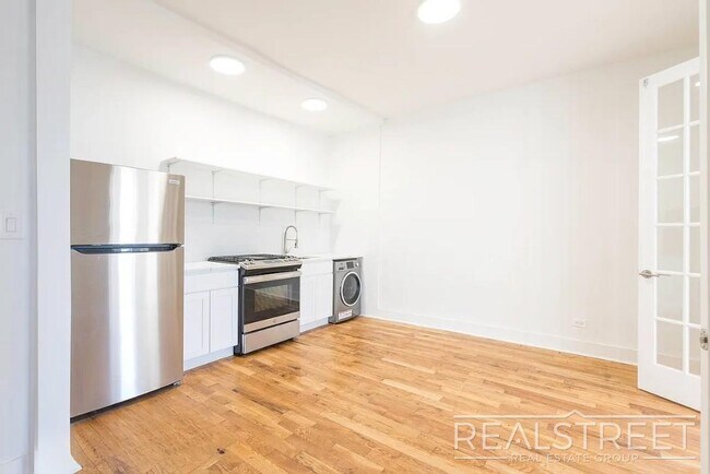 Foto del edificio - Spacious 2 BED + office in Bushwick