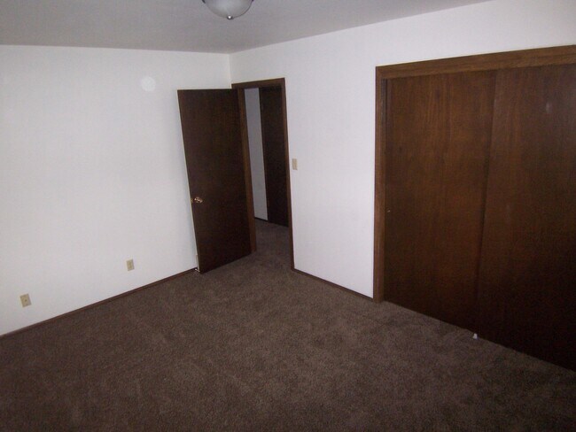 Building Photo - 5858 N Lovers Lane Rd