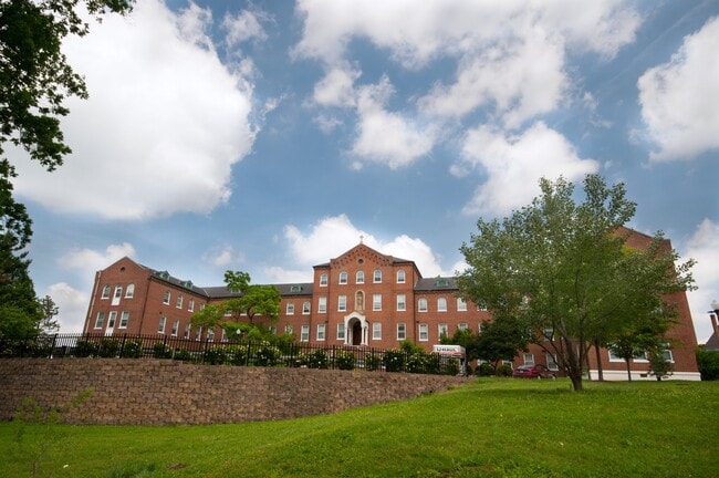 Building Photo - Clare Court
