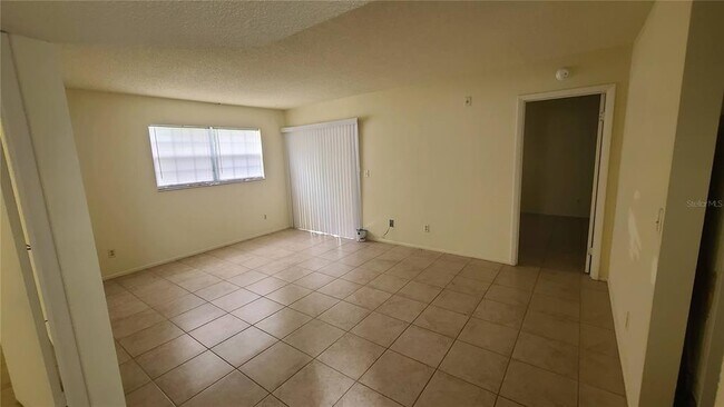 Foto del edificio - 454 Fairways Cir