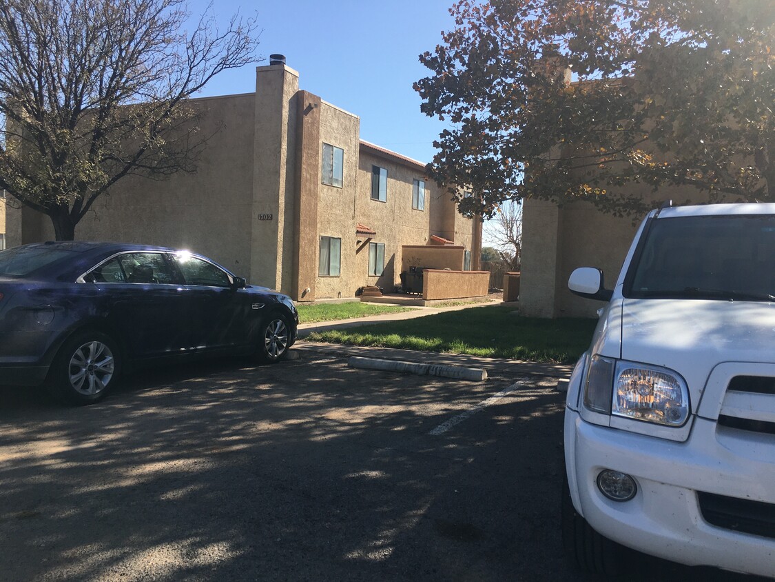 Primary Photo - 1710 W Summit St