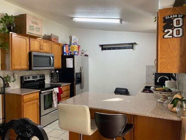 Building Photo - Beautiful Home on Large Corner Lot with 4 ...