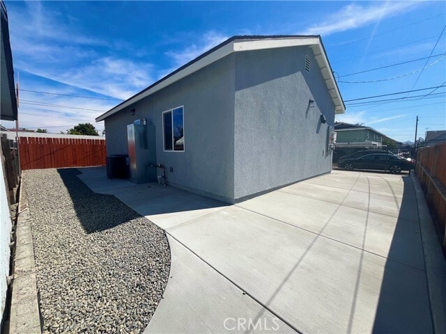 Building Photo - 1081 W Rialto Ave