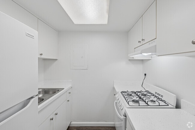 One Bedroom One Bath 1BR, 1BA - 620SF - Kitchen - Haven on Canal Apartments