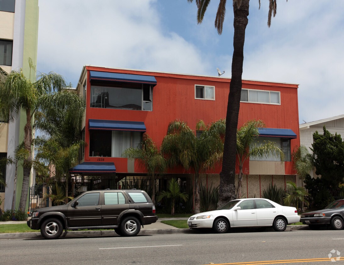 Primary Photo - 1235 E Ocean Blvd