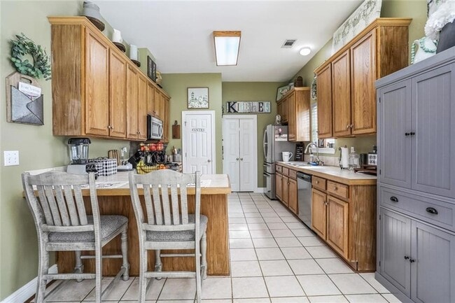 Building Photo - 1398 Stillwater Dr