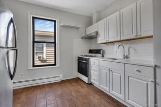 Building Photo - 107 N Forest Ave