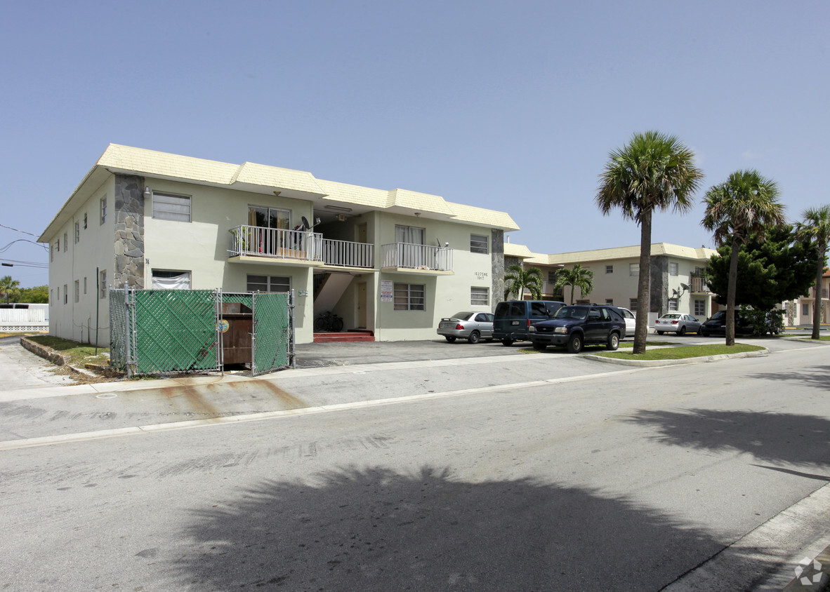 Primary Photo - 163rd Street Apartments