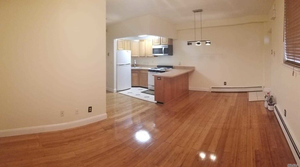 Foto del edificio - 359 Central Ave