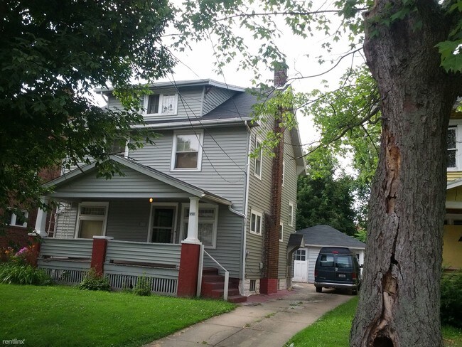 Building Photo - 4 br, 1.5 bath House - 770 Crandall Avenue,