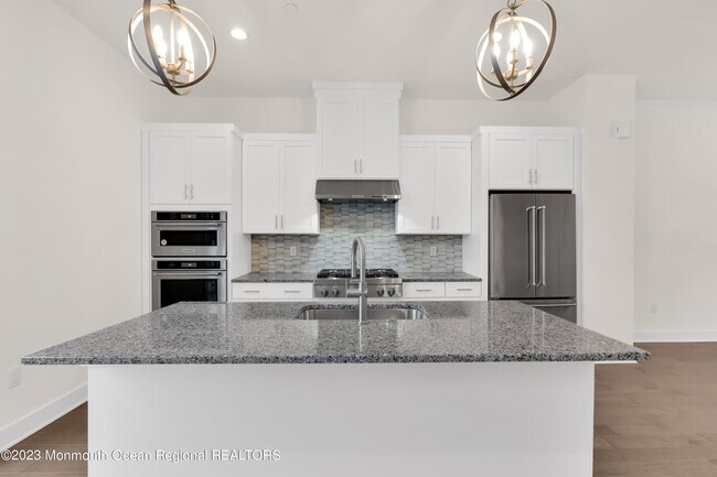 Building Photo - 5 Blaisdell Ct