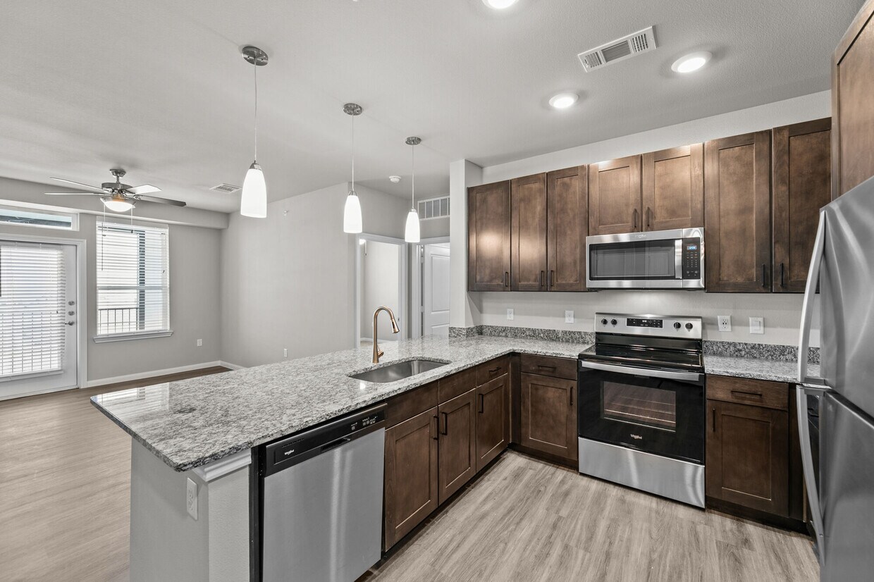 The Summit At Walnut Creek 1600 N Cummings Dr Alvarado, TX