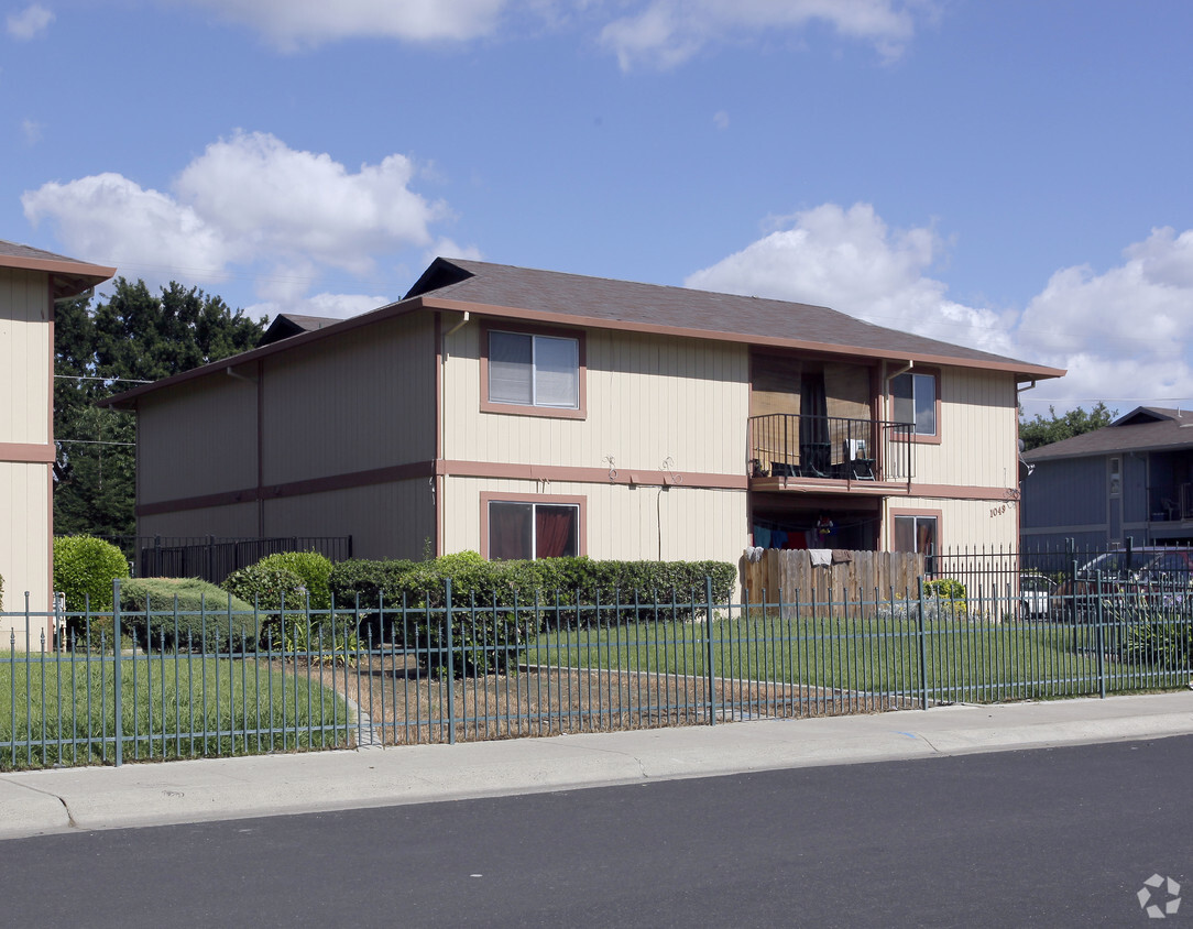 Building Photo - 959 Orchard Way