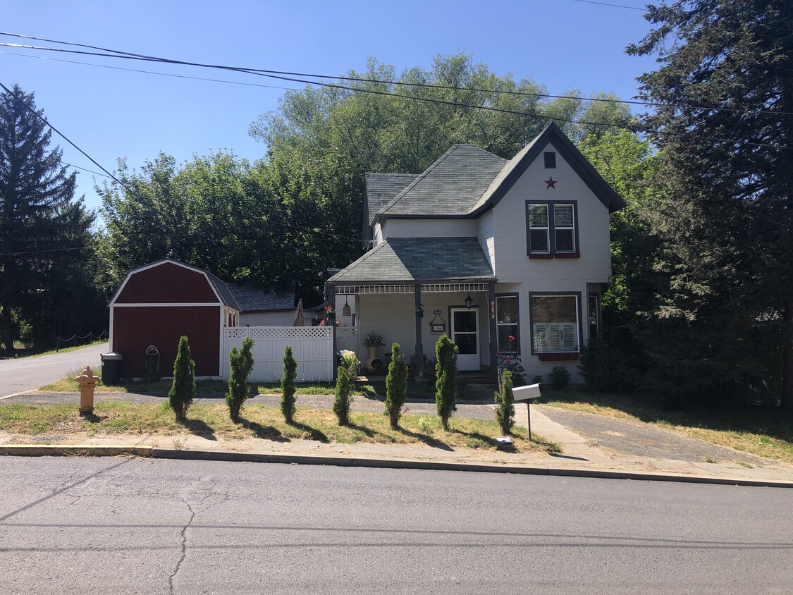 Primary Photo - 912 S Mill St