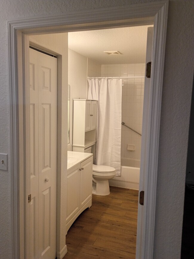 Baño - 249 A St