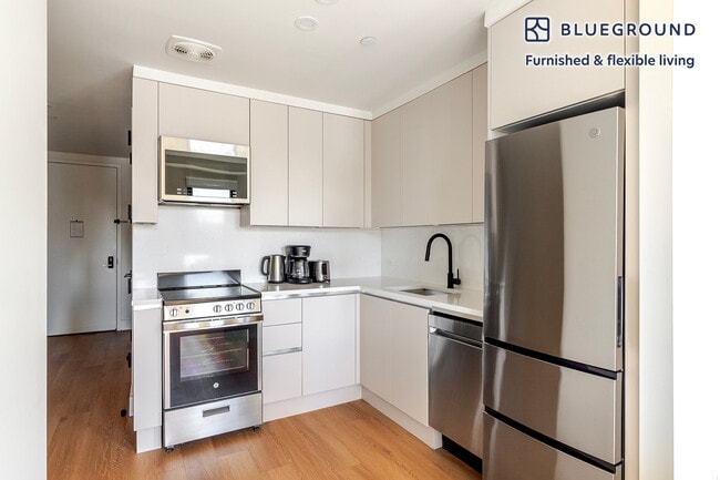 Building Photo - 130 Hope St