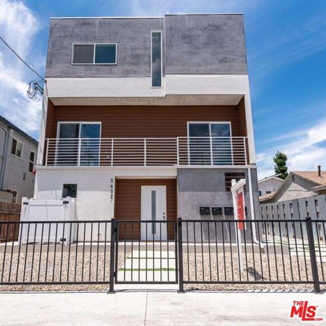 Building Photo - 5637 Klump Ave