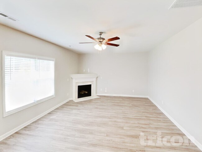 Foto del edificio - 904 Redland Dr
