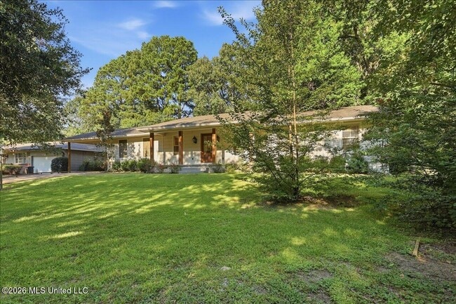 Building Photo - 117 McCree Dr