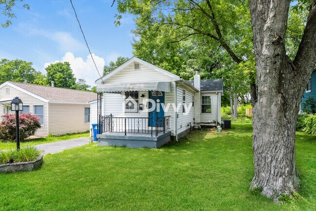 Building Photo - 2219 Wengler Ave, Overland, MO 63114, USA