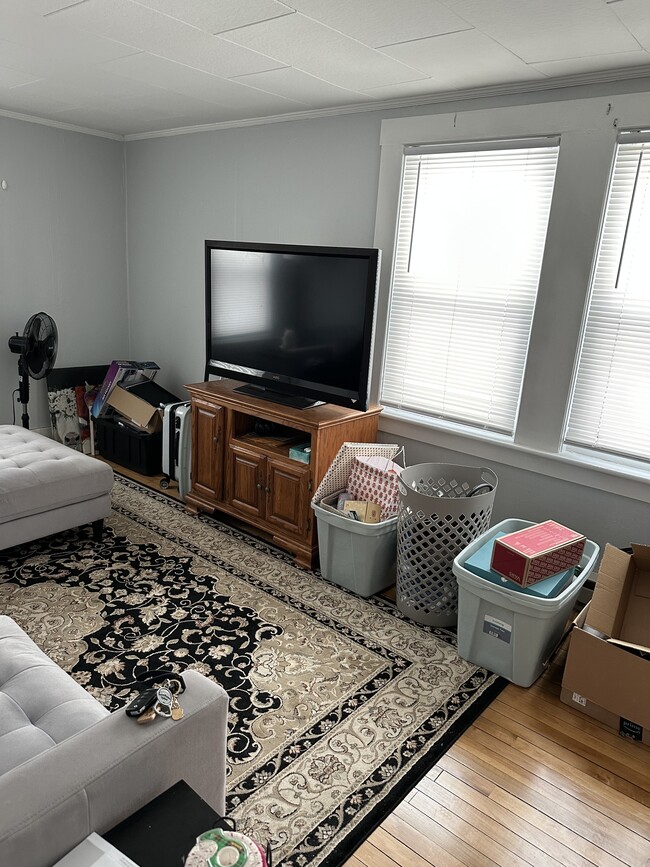 Building Photo - 53 Gilford Ave