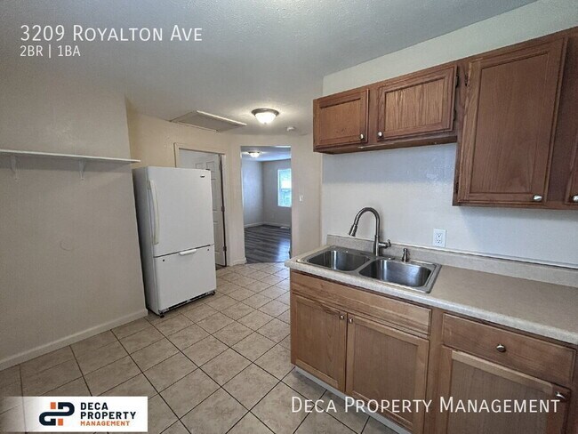 Building Photo - 3209 Royalton Ave
