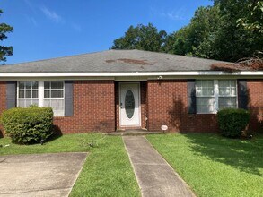 Building Photo - 112 S Chapel Dr