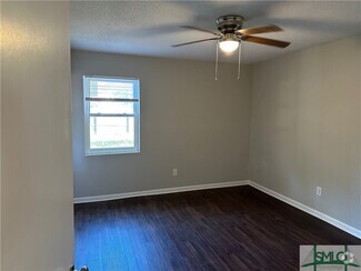 Building Photo - 707 Olive St
