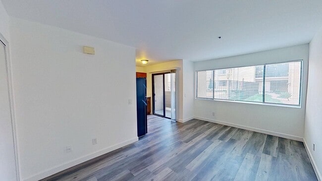 Building Photo - 301 N Ford Ave