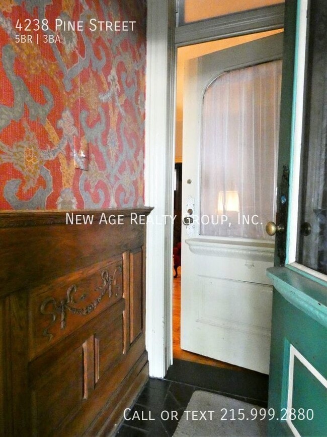 Building Photo - 4238 Pine St