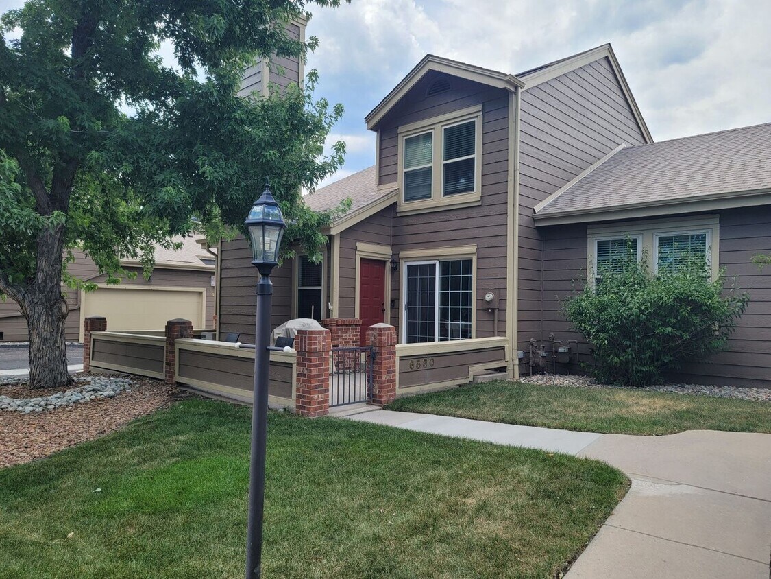 Primary Photo - Live the Modern Colorado Lifestyle in the ...