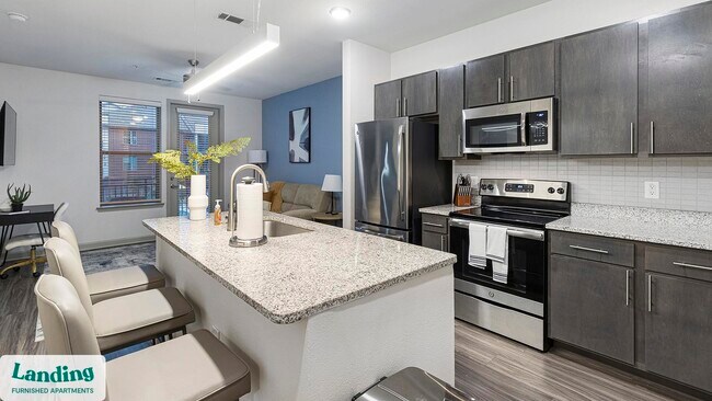 Foto del edificio - 2800 NE Green Oaks Blvd