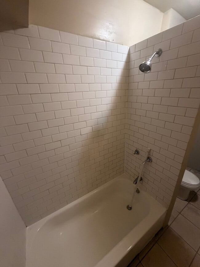 Photo - 2455 S Washtenaw Ave. (Chicago, IL) Apartment