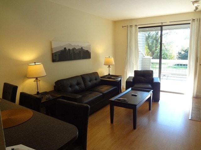 Building Photo - Move in Ready Special-Fully Furnished Cond...