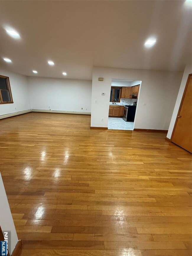 Foto del edificio - 967 E 23rd St