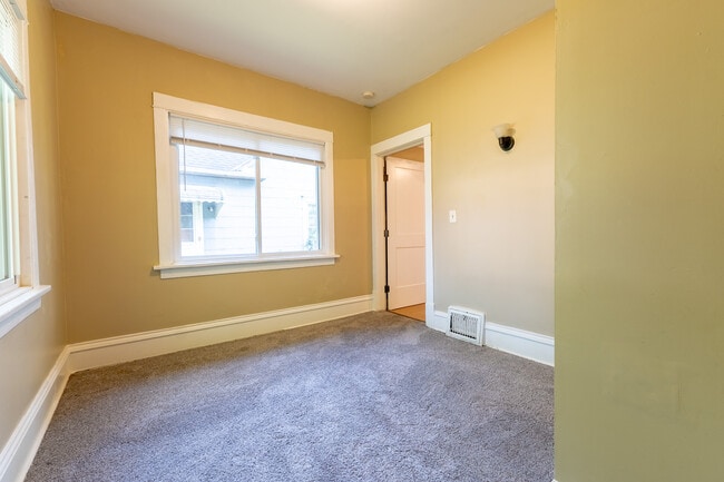 Building Photo - 3511 Snelling Ave