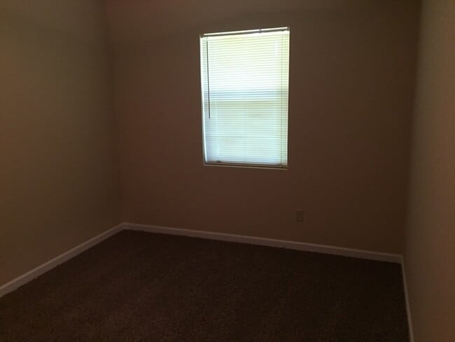 Building Photo - Quaint 2 bedroom Duplex in Wetumpka