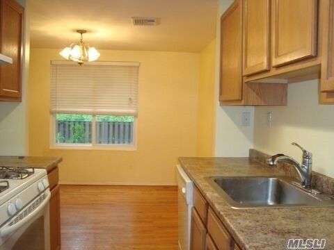 Building Photo - 257 Sagamore Hills Dr