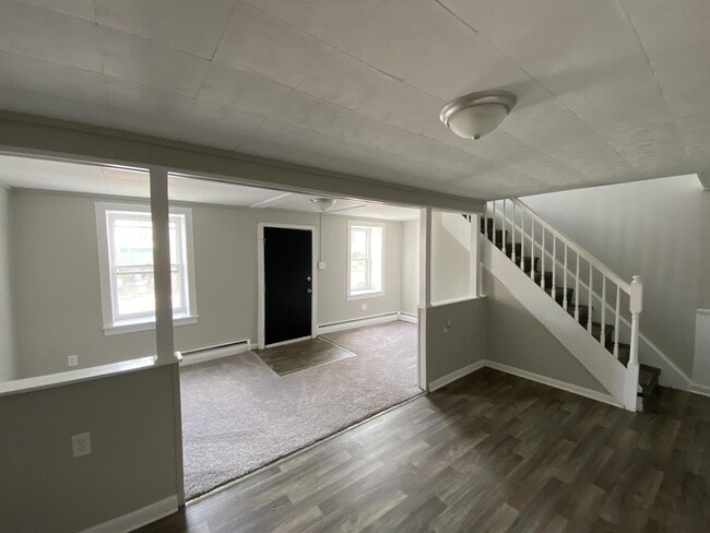 Building Photo - 310 Oakville Rd