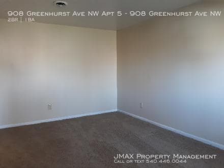 Building Photo - Two bedroom apartment move in ready