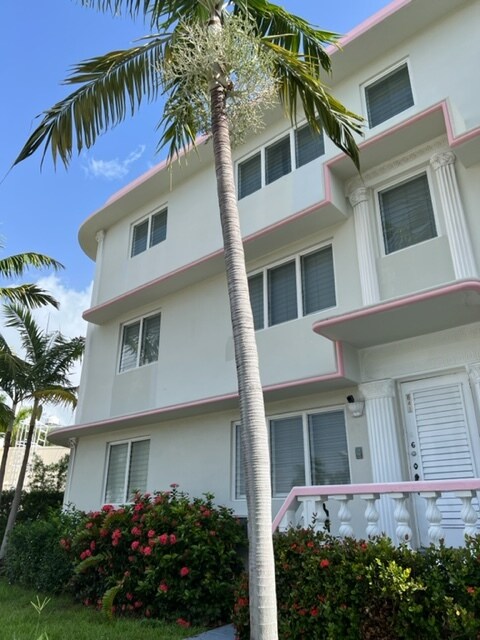 Foto del edificio - 841 W 40th St