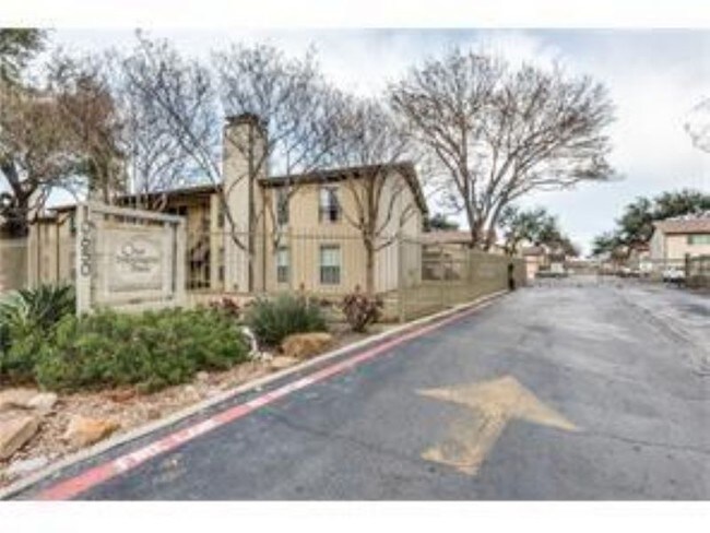 Building Photo - 10650 Steppington Dr