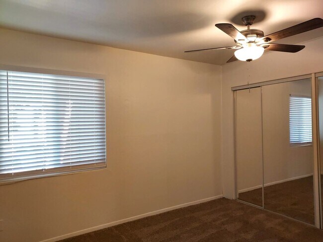 Foto del edificio - 6091 Horton Dr