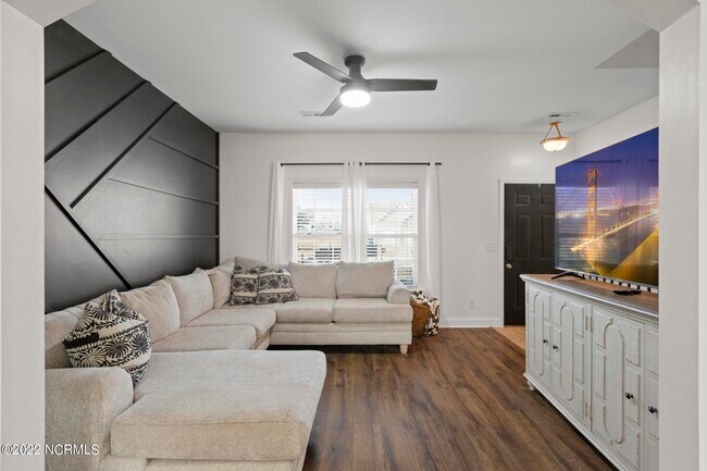 Building Photo - 237 Maidstone Dr