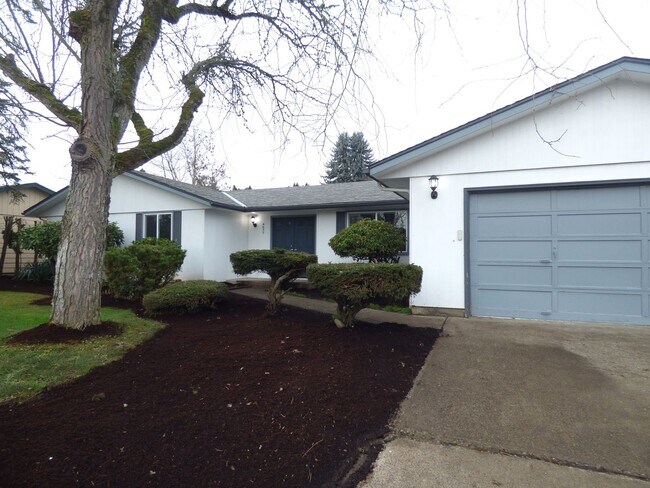 Building Photo - Rent Special: 1/2 Off May's Rent!! 3 bed 2 bath Home in North Salem