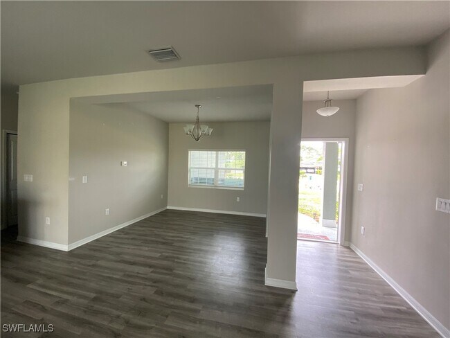 Building Photo - 3421 W Gator Cir