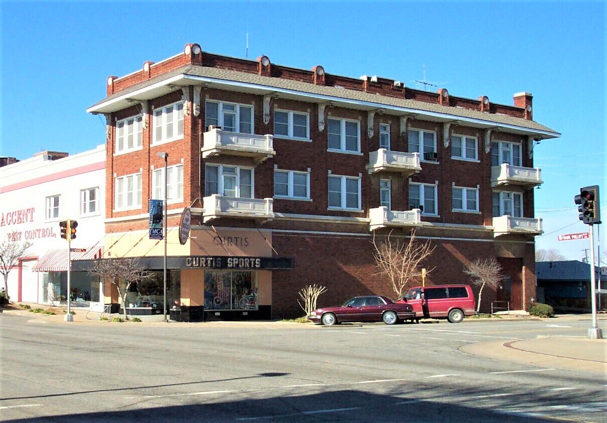 222 SE Frank Phillips Blvd Unit 3, Bartlesville, OK 74003 222 SE Frank Phillips Blvd