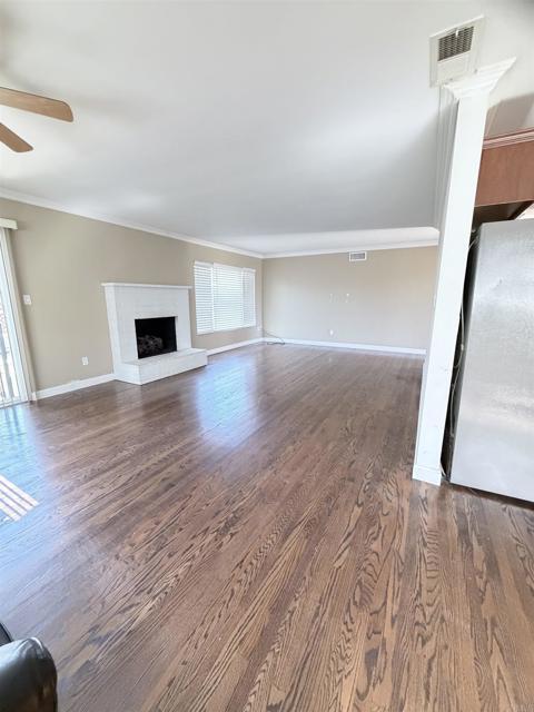 Building Photo - 806 Fairway Ct