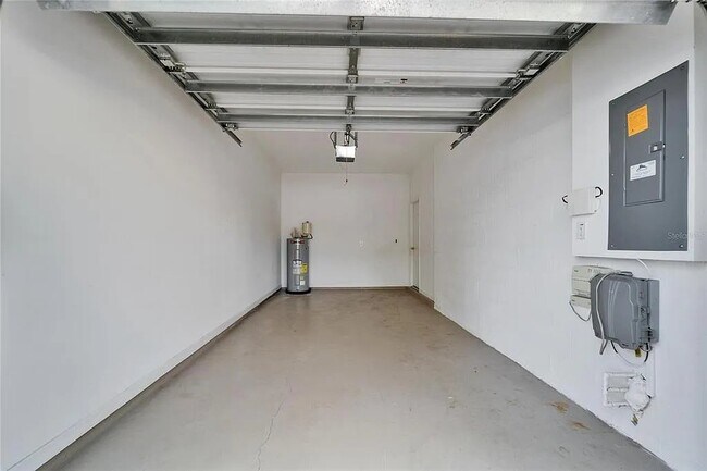 Building Photo - 10621 Shady Falls Ct