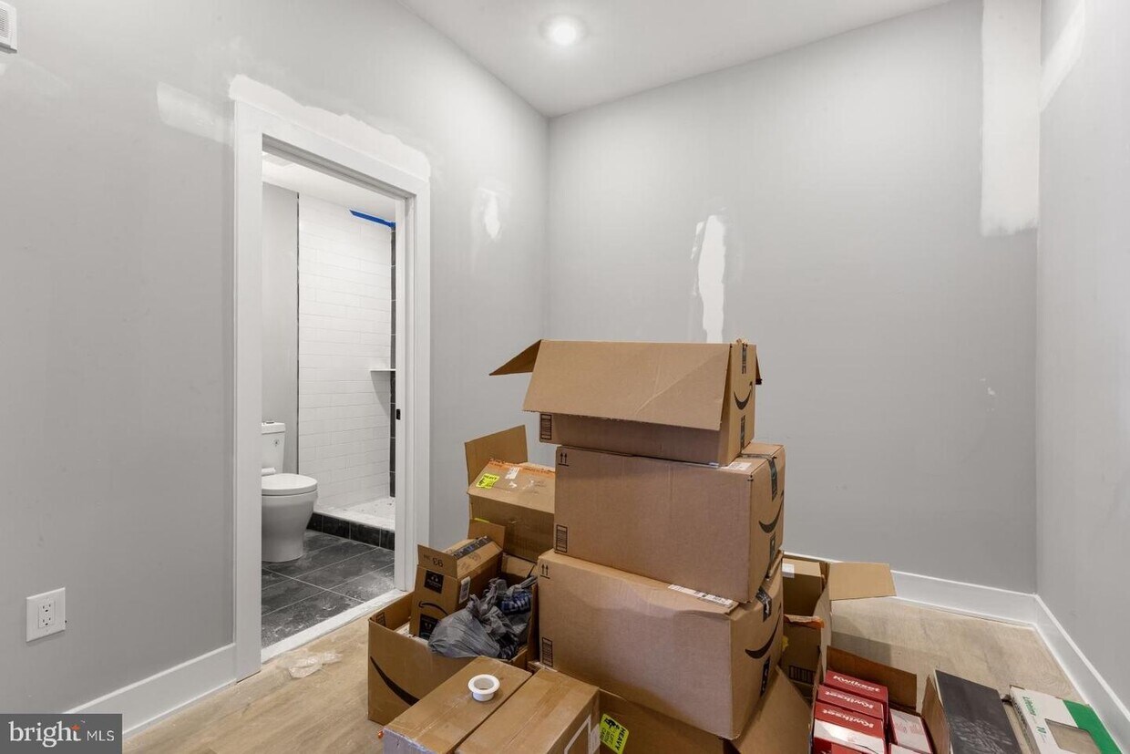 Foto principal - 3965 Lancaster Ave